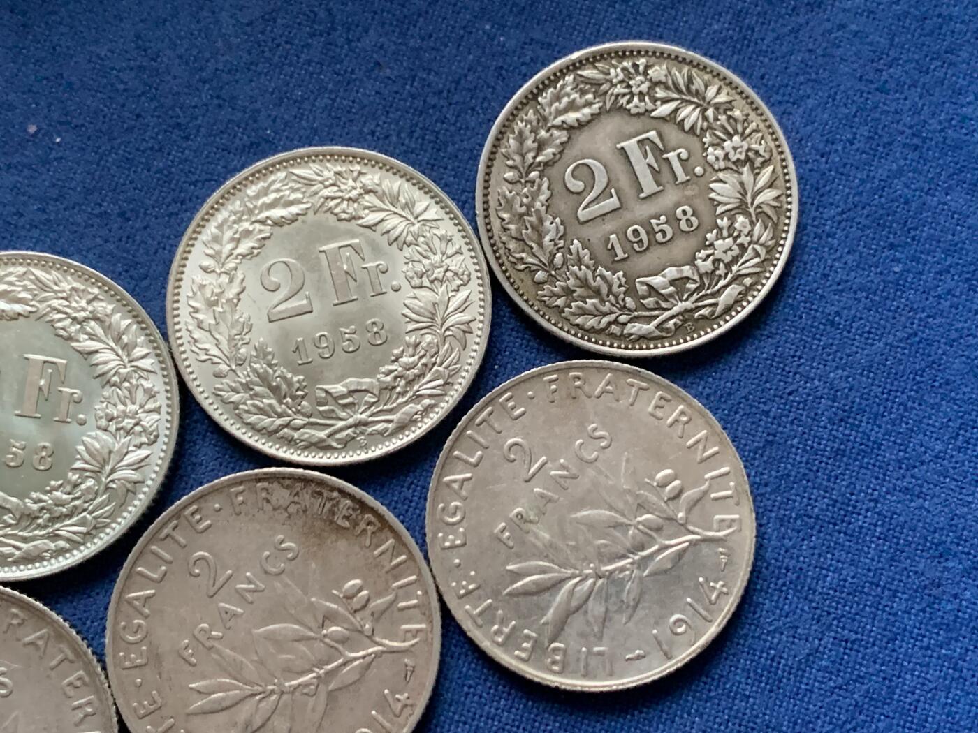 《竞宝斋》第461场 周日，周一，2场连拍 （全场包邮）欢迎送拍 七枚一组 2法郎银币 瑞士雪山女神4枚+法国播种女神3枚 总重69.85克