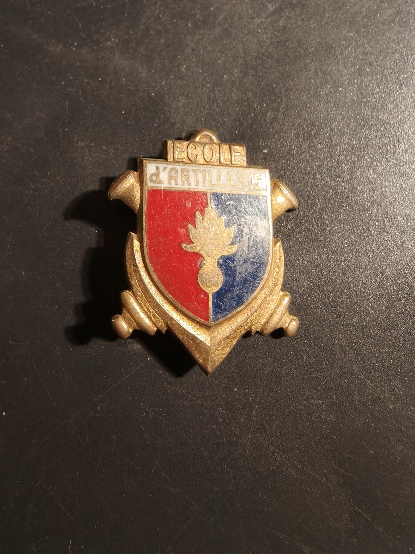 老王徽章第179期 法国陆军德拉吉尼昂炮兵学校证章