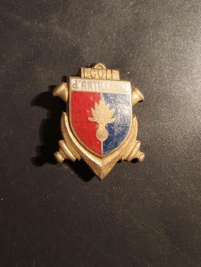 老王徽章第179期 - 法国陆军德拉吉尼昂炮兵学校证章