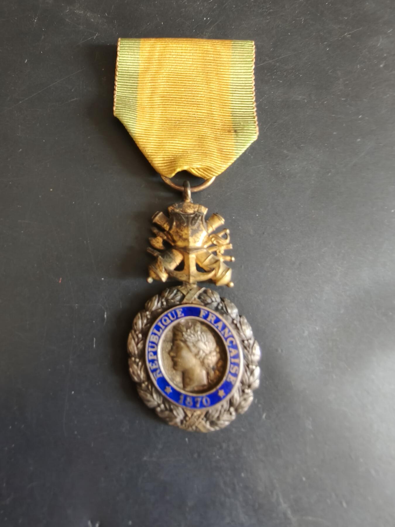 老王徽章第179期 法国军事奖章    三共时期     950银镀金珐琅     重量20.1g