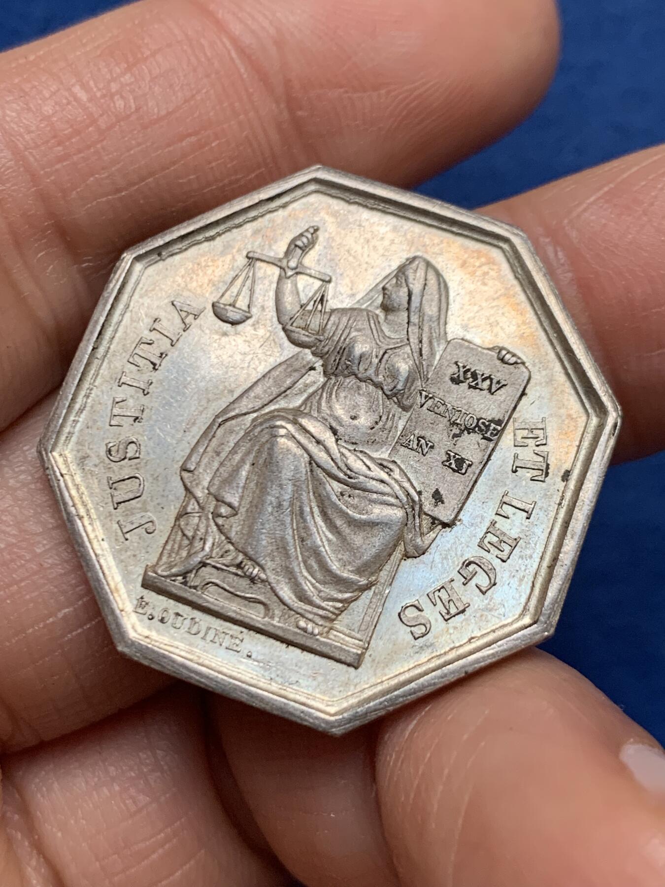 《竞宝斋》第461场 周日，周一，2场连拍 （全场包邮）欢迎送拍 法国卢瓦尔公证人八角银质代币 30.6mm 12.3克 船首铭银标