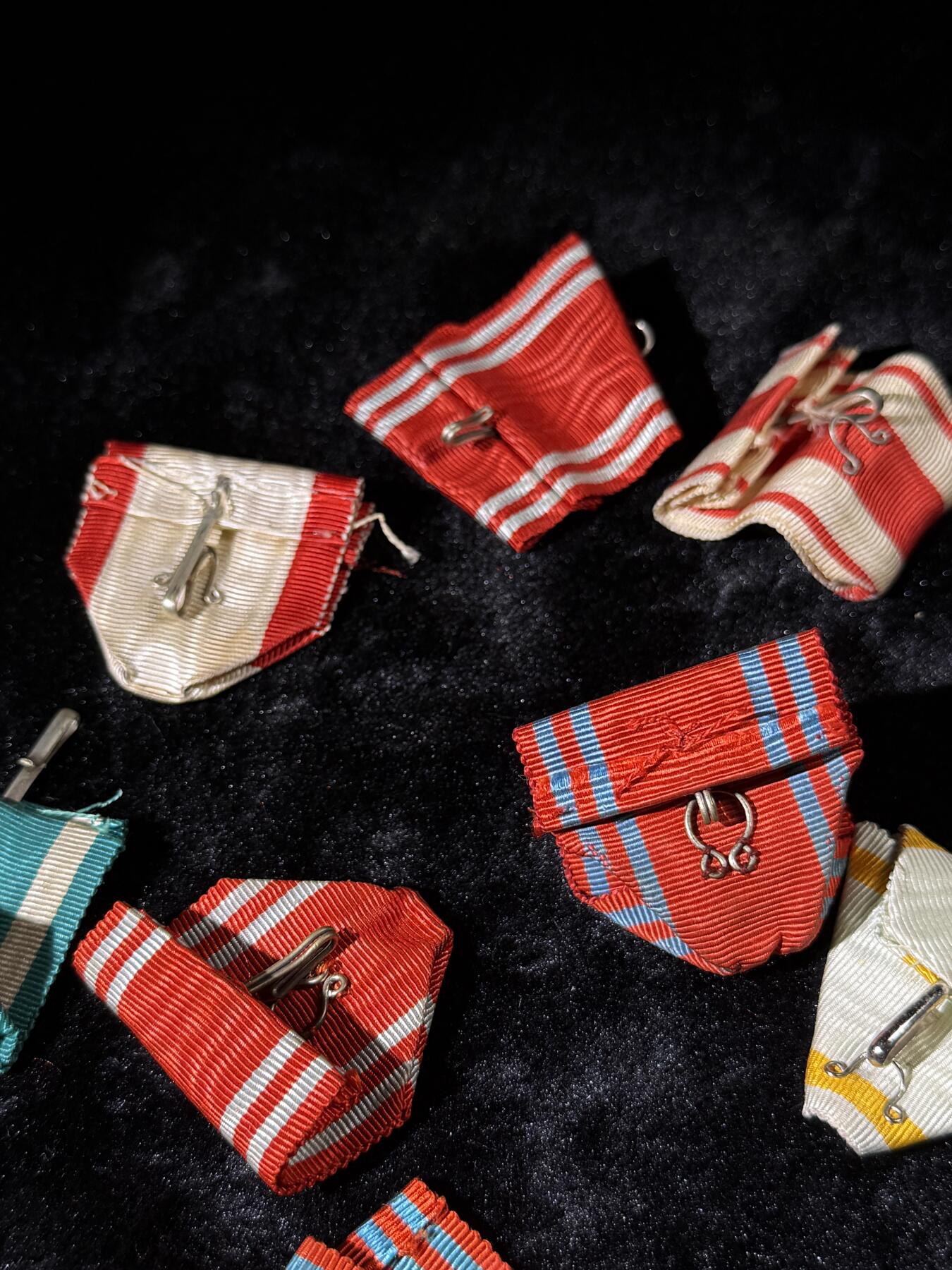 戎马世界章牌大赏第110期 日本奖章勋章绶带一组