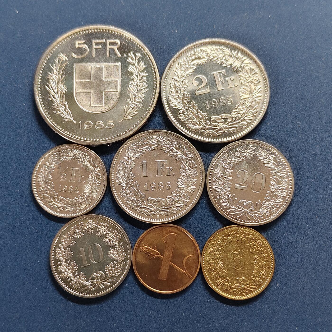 【全场包邮】纯粹捡漏拍498场-持续更新中 瑞士1983-1986年8枚套币