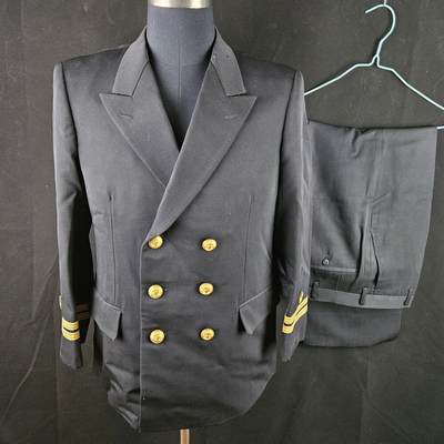 0元起拍勋章 第329期 咸鱼国勋章拍卖专场 1月28日（周三）下午6：00开始 - 海自一等海尉常服一套 胸围98 肩宽43 衣长71 袖长56 腰围40 裤长95