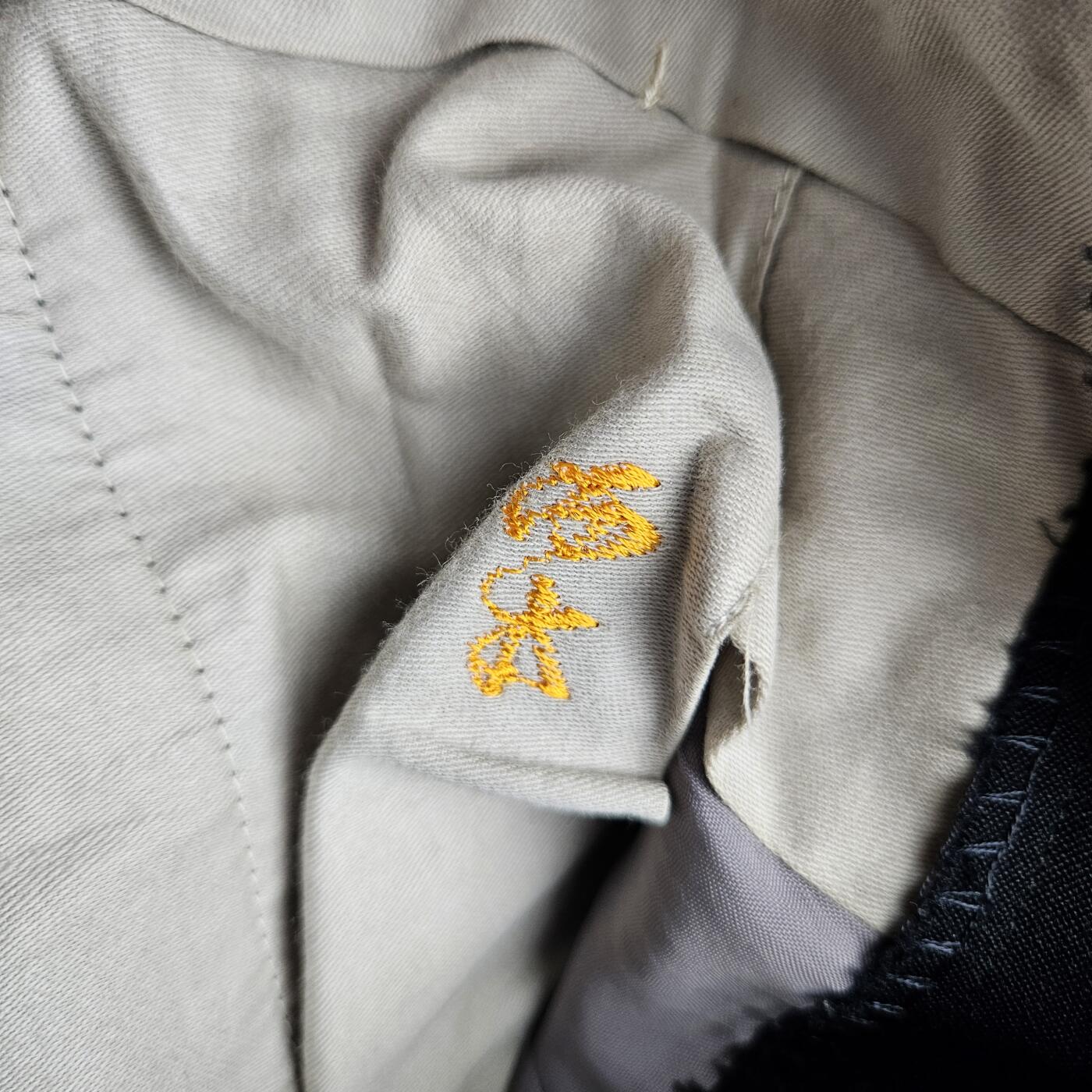 0元起拍勋章 第329期 咸鱼国勋章拍卖专场 1月28日（周三）下午6：00开始 海自一等海尉常服一套 胸围98 肩宽43 衣长71 袖长56 腰围40 裤长95