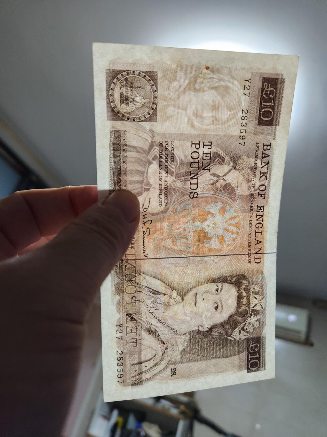 1月25号晚上8点 外国纸币自动截拍第13场 英国10镑 极美品