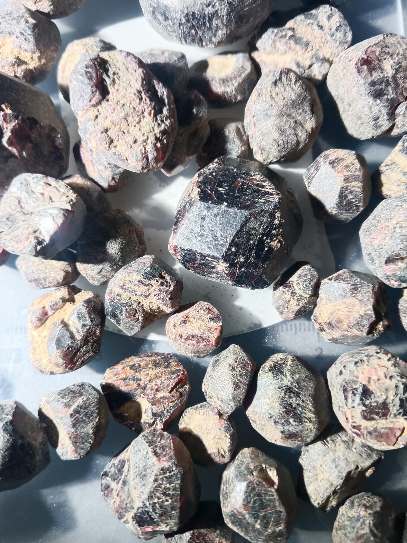 111期新疆红钱粟特钱币丝路钱币专场 3 石榴石原石