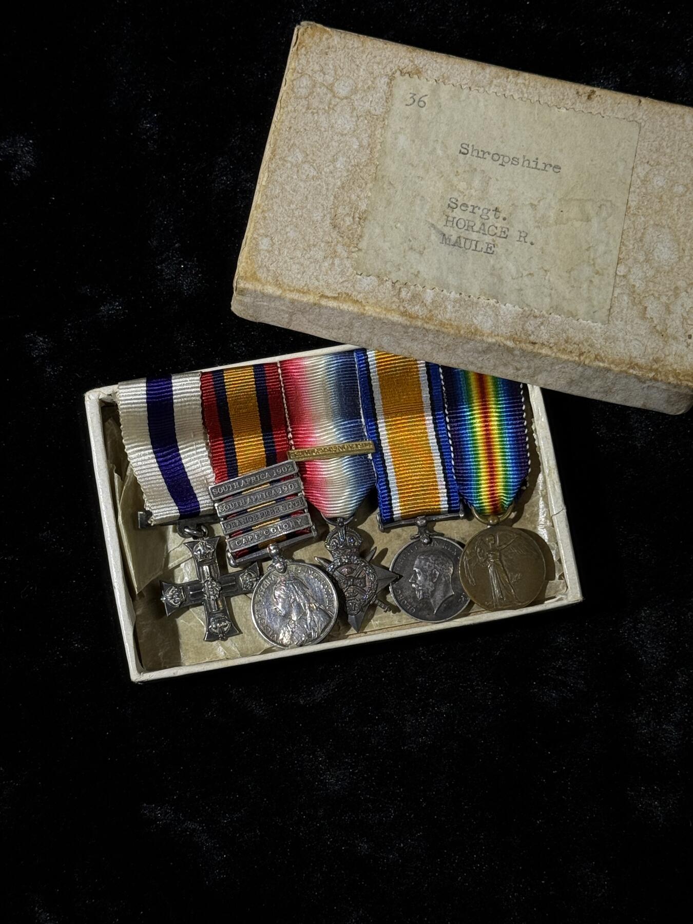 戎马世界章牌大赏第110期 英国布尔一战mini章联排