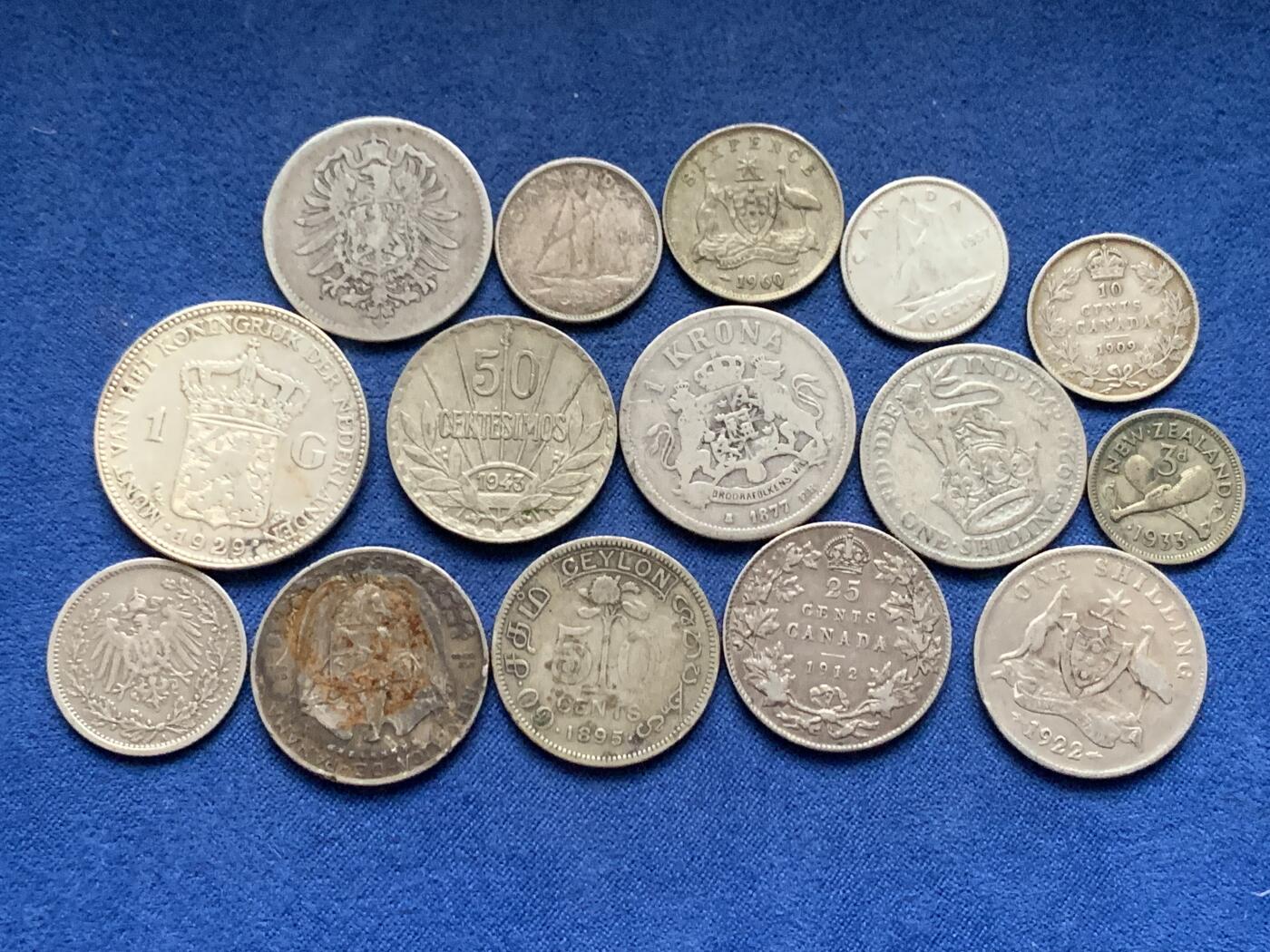 《竞宝斋》第461场 周日，周一，2场连拍 （全场包邮）欢迎送拍 15枚一组 各国银币 荷兰1盾（720银9.8克）+乌拉圭50分（720银7克）+瑞典1克朗（800银7.15克）+德国1马克（900银5.35克）+澳大利亚1先令（925银5.55克）+加拿大25分（925银5.75克）+英国1先令（500银5.37克）+巴拿马1/4巴尔博亚（900银6.15克）+锡兰50分（800银5.62克）+德国半马克（900银2.75克）+澳大利亚6便士（500银2.8