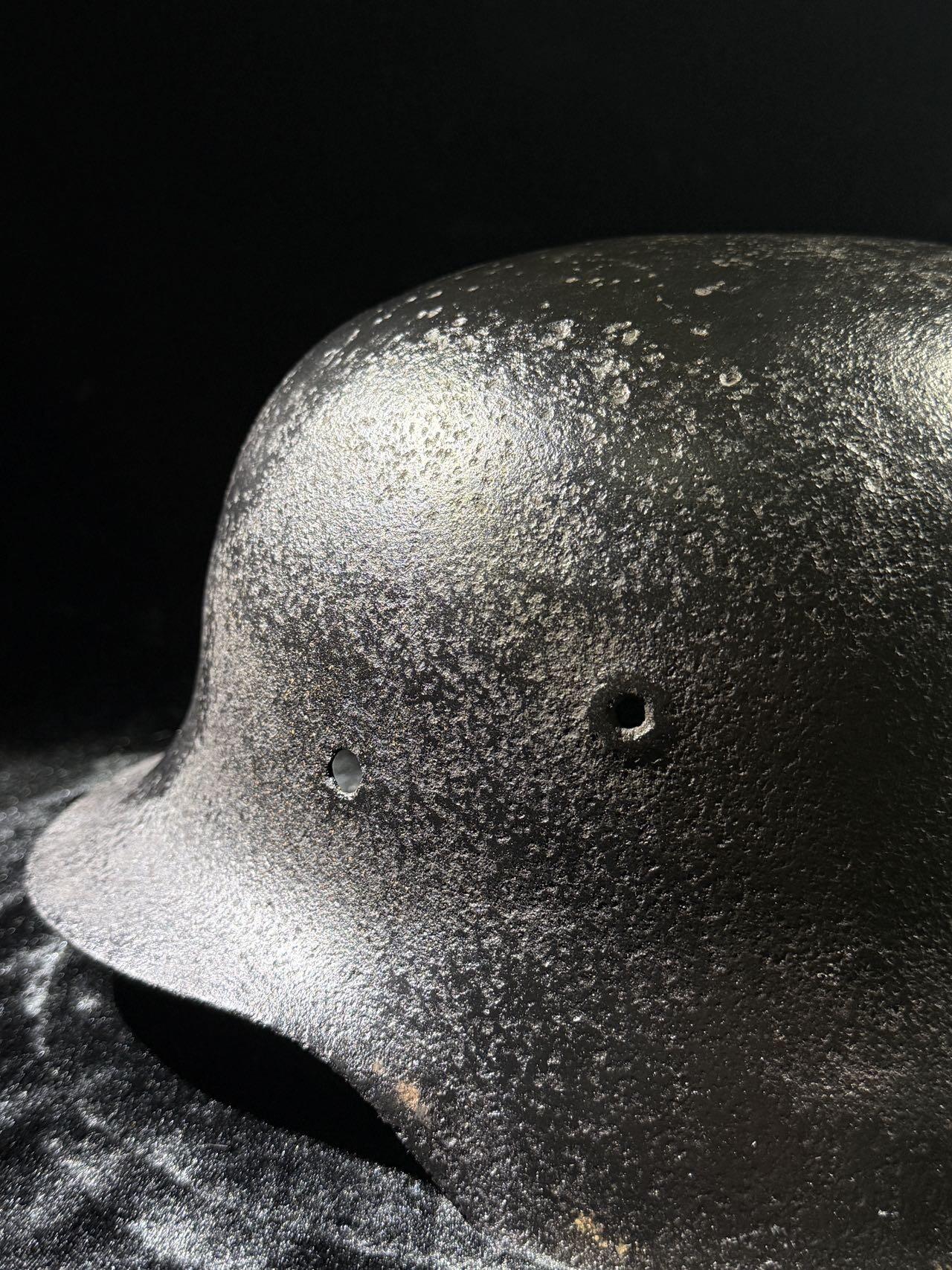 戎马世界章牌大赏第110期 二战德国国防军m42头盔，疑似挖土后修复