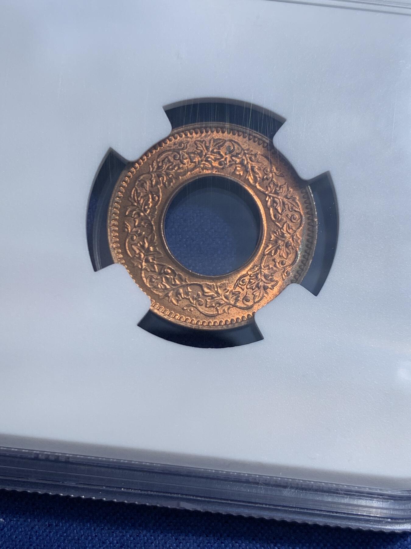 《竞宝斋》第461场 周日，周一，2场连拍 （全场包邮）欢迎送拍 NGC MS66RD 印度1944年乔治六世1派沙中孔铜币，极致RD高分