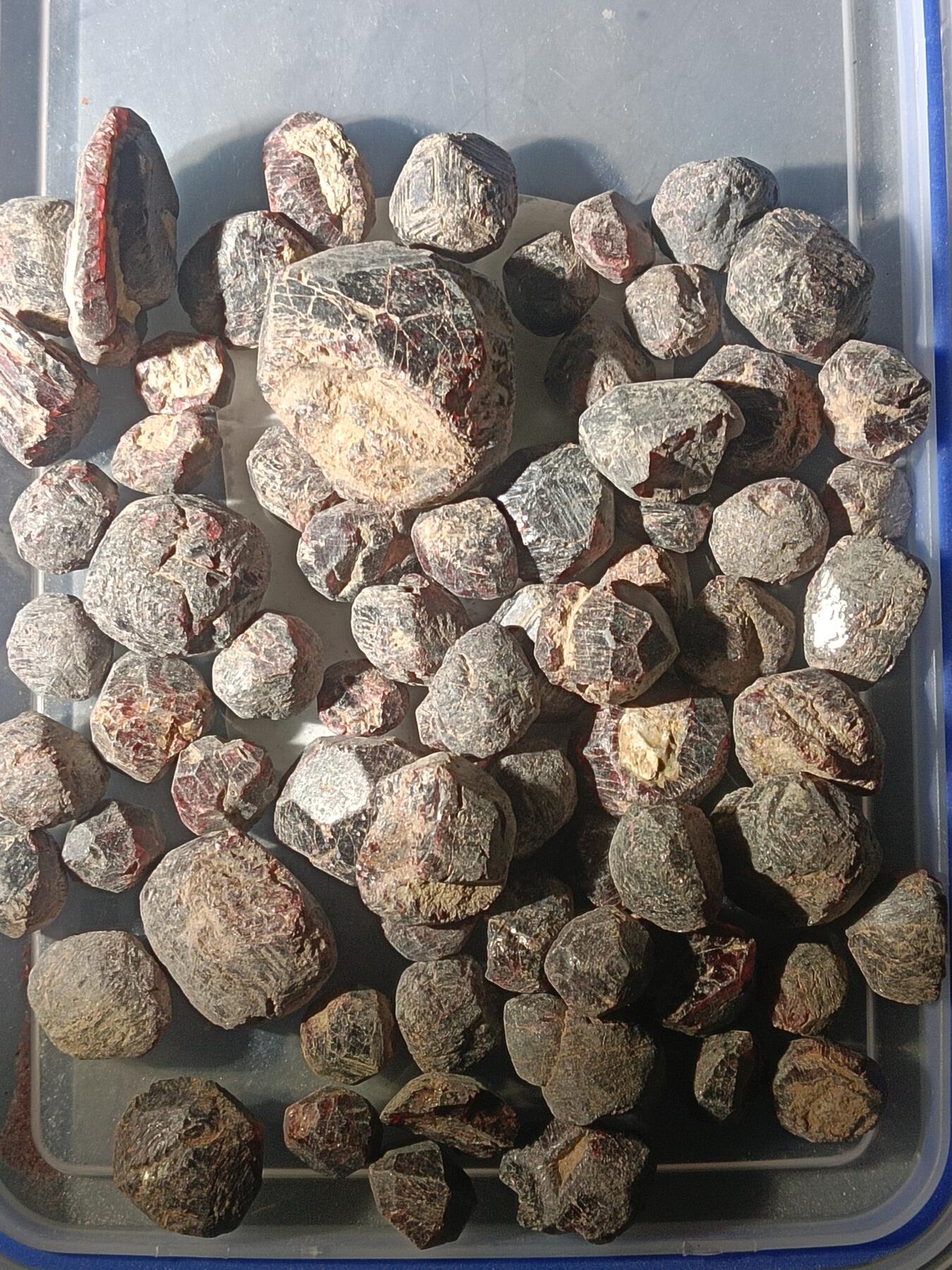 111期新疆红钱粟特钱币丝路钱币专场 6 石榴石原石