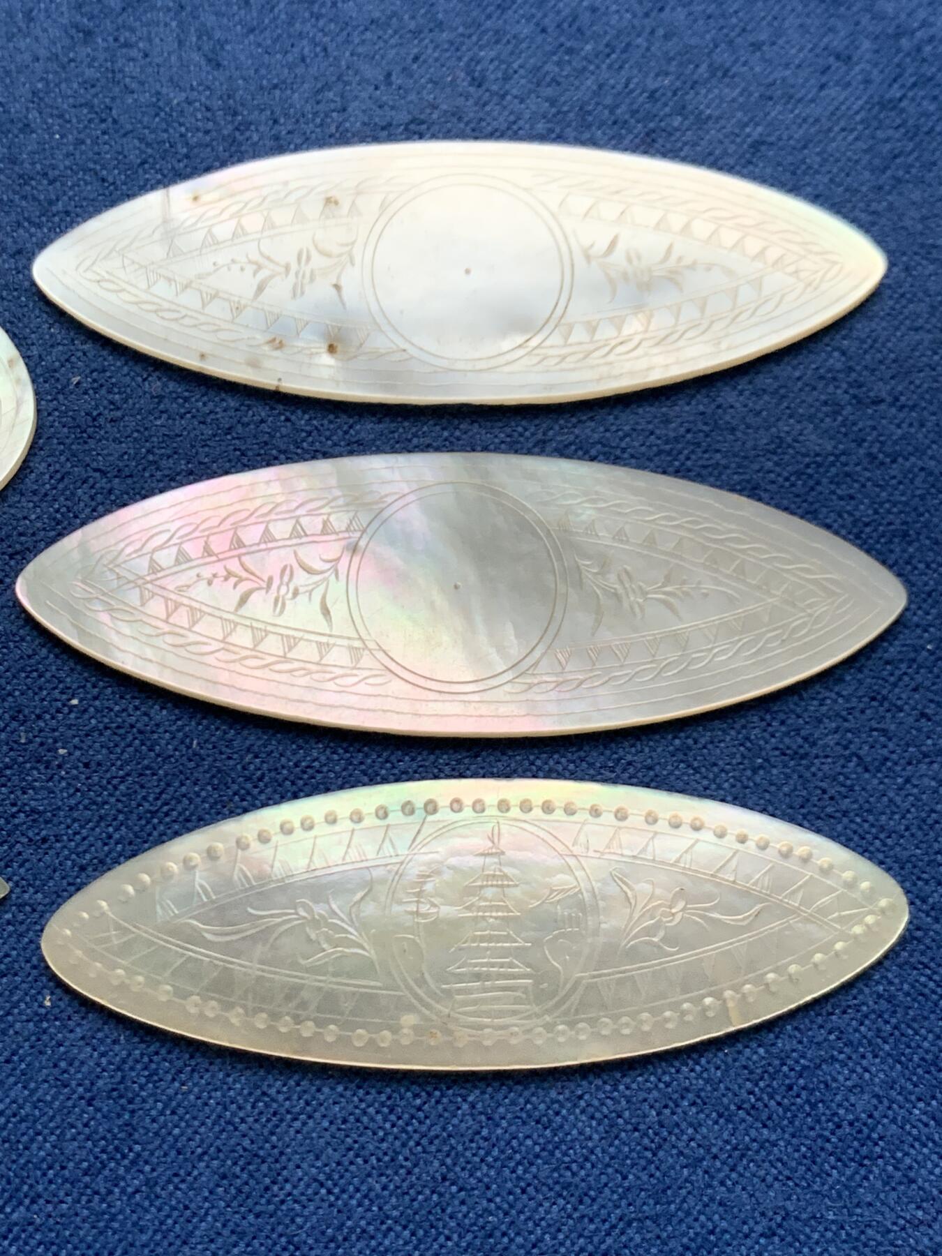 《竞宝斋》第461场 周日，周一，2场连拍 （全场包邮）欢迎送拍 五个一组 英国回流 清螺钿贝母筹码，菱形椭圆形，珠光水润，花卉精雕