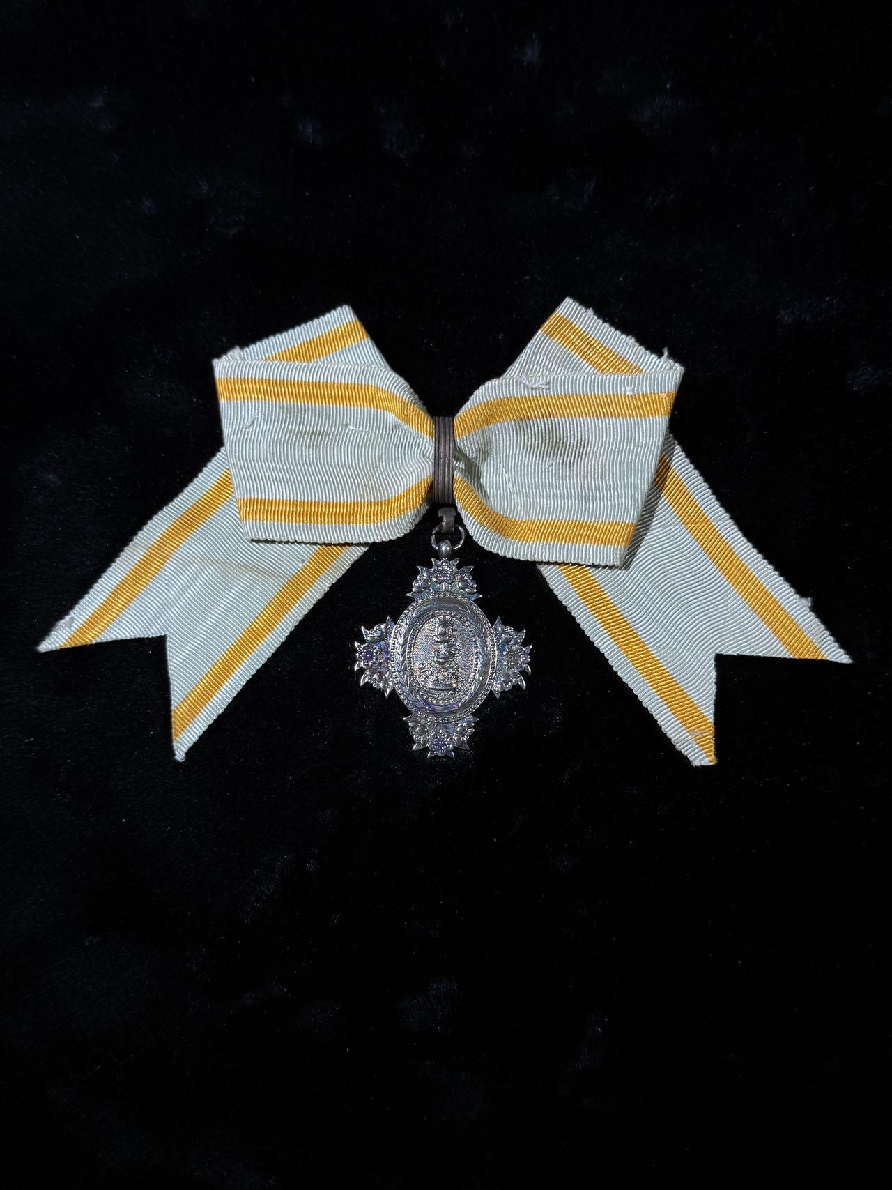 戎马世界章牌大赏第110期 日本宝冠章，复刻