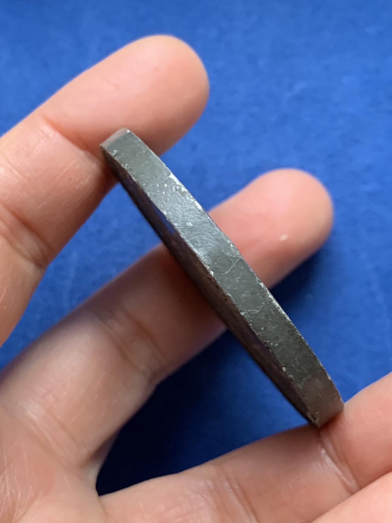 《竞宝斋》第461场 周日，周一，2场连拍 （全场包邮）欢迎送拍 英国1851年维多利亚女王皇家曼彻斯特访问纪念章，哥特款奢华设计，非常经典华美。39.2克，50.8mm。WM材质