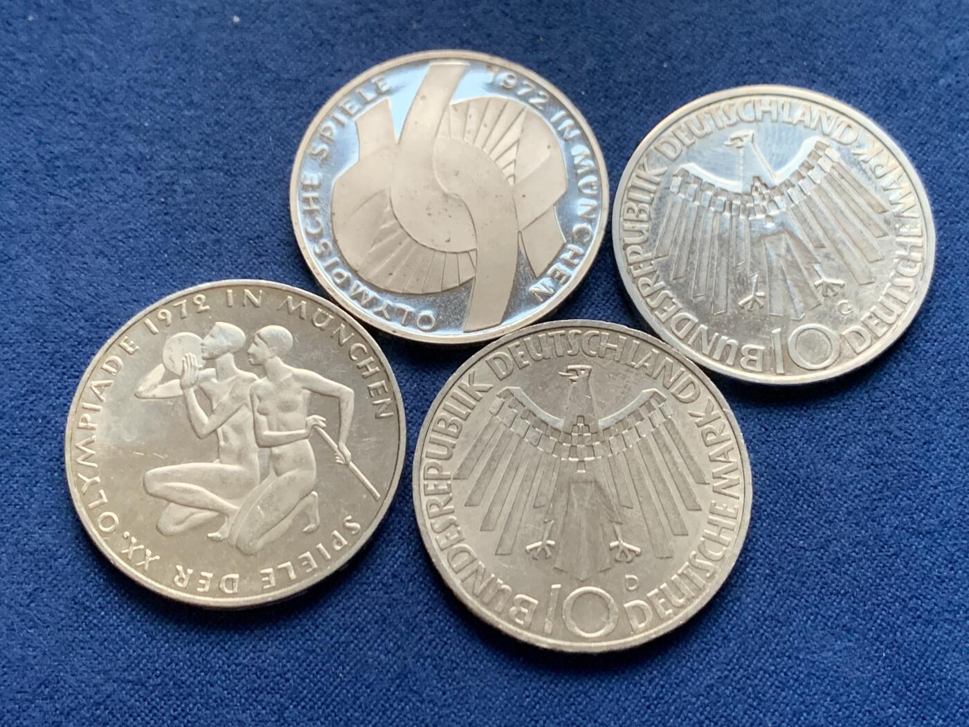 《竞宝斋》第461场 周日，周一，2场连拍 （全场包邮）欢迎送拍 四枚一组 1972年德国慕尼黑奥运会10马克纪念银币 直径约：32.3mm/枚，总重约：61.6克，625银