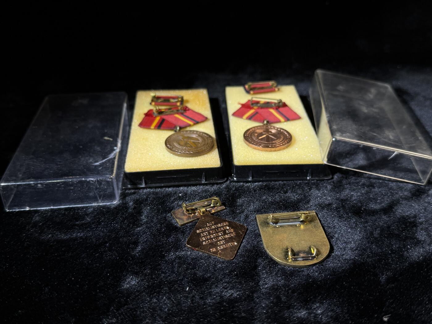 戎马世界章牌大赏第110期 东德奖章一组