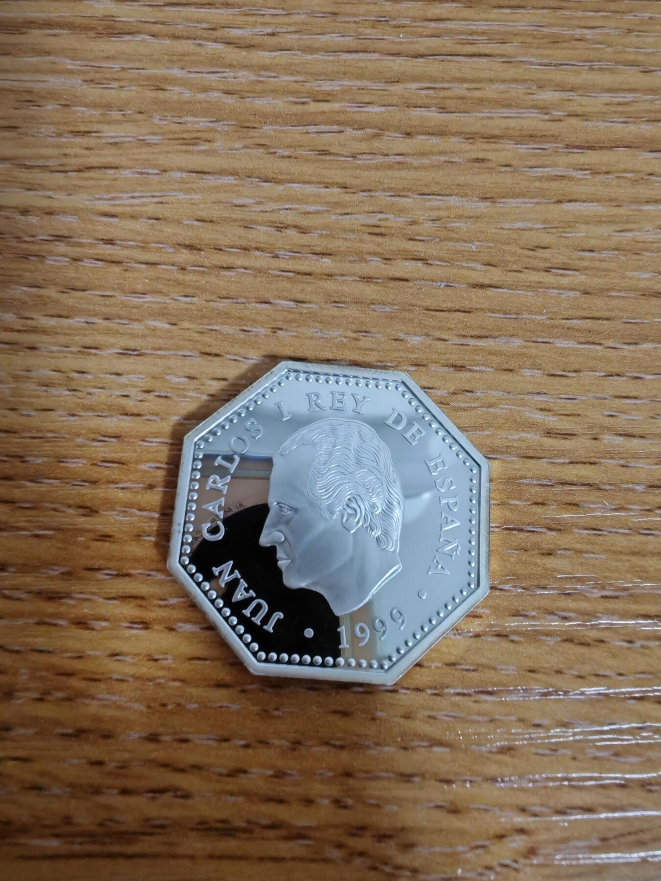 长老汇蛇年精选第九十六场拍卖 1999西班牙千禧年1500比塞塔8边形精制银币，19.83克925银