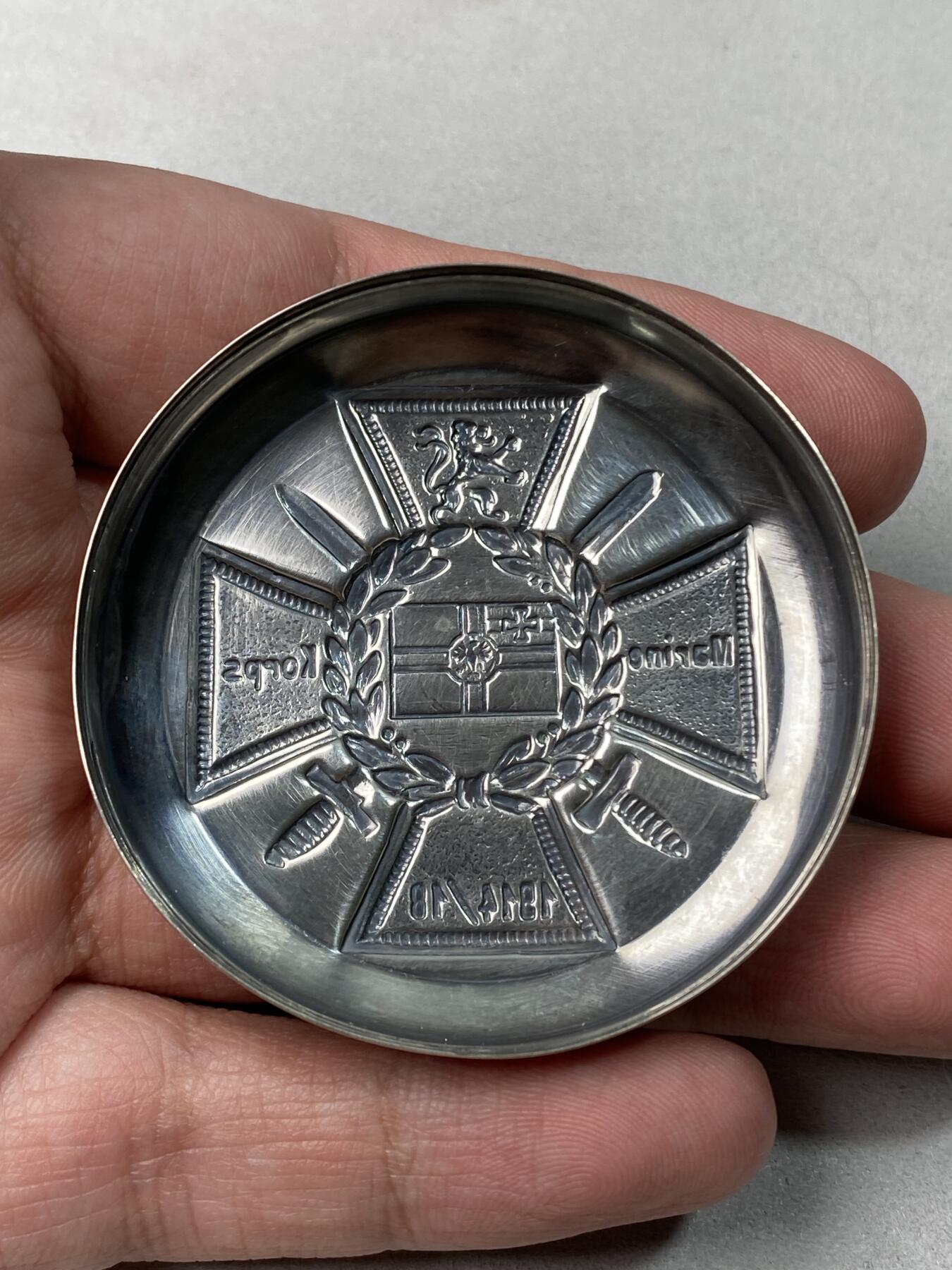 万国钱币拍卖第059期 1914~1918年德国一战时期铁十字银盒 严丝合缝顶级欧洲工艺 23.8g 53mm