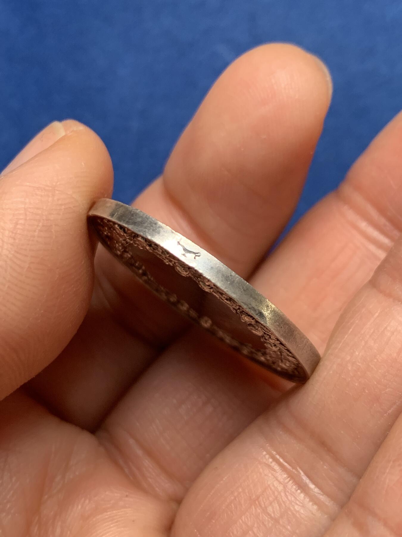 《竞宝斋》第461场 周日，周一，2场连拍 （全场包邮）欢迎送拍 法国婚姻纪念章 背面无刻字 神灯边铭 29.7mm 12克