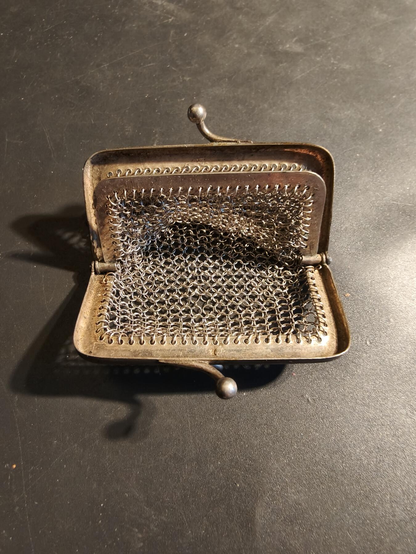 老王徽章第179期 法国银钱袋    野猪头银标     25.3g