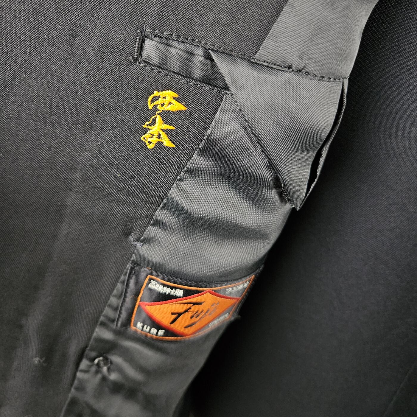 0元起拍勋章 第329期 咸鱼国勋章拍卖专场 1月28日（周三）下午6：00开始 海自一等海尉常服一套 胸围98 肩宽43 衣长71 袖长56 腰围40 裤长95