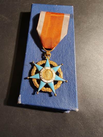 老王徽章第179期 - 法国骑士级社会功绩勋章     带纸盒