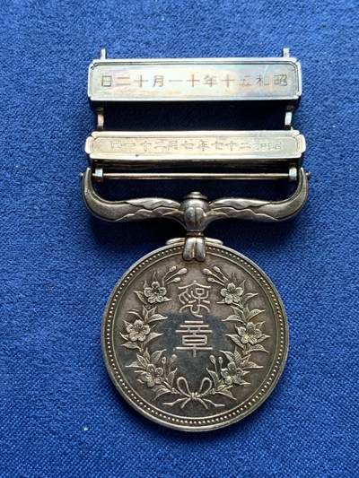 《竞宝斋》第461场 周日，周一，2场连拍 （全场包邮）欢迎送拍 - 日本褒章章头及配件 均为纯银 约32.9g