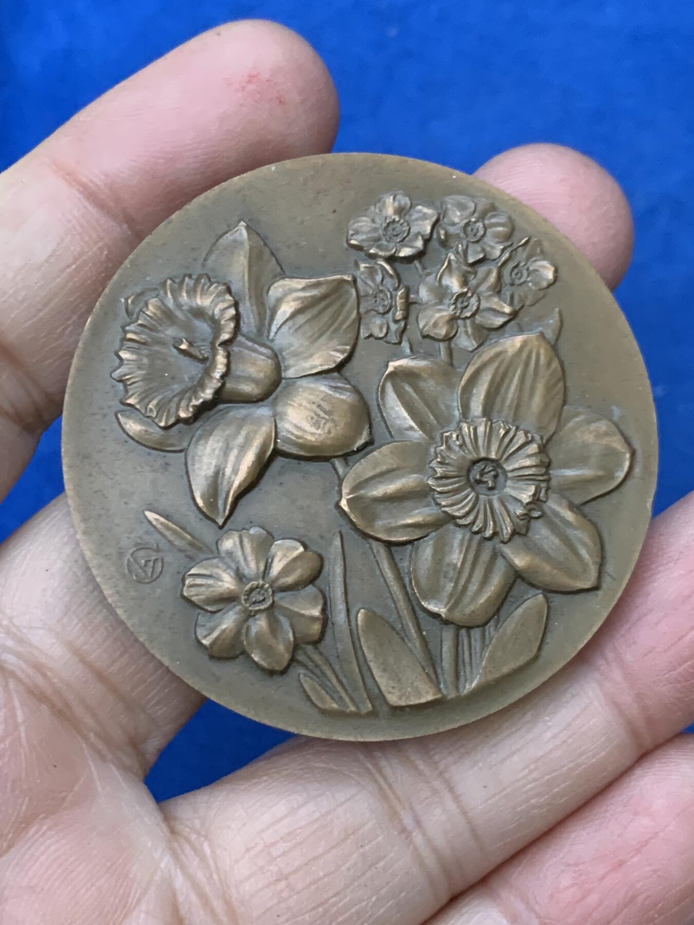 《竞宝斋》第461场 周日，周一，2场连拍 （全场包邮）欢迎送拍 花卉铜章 68.4克 49.8mm 丰饶角铜标 带盒