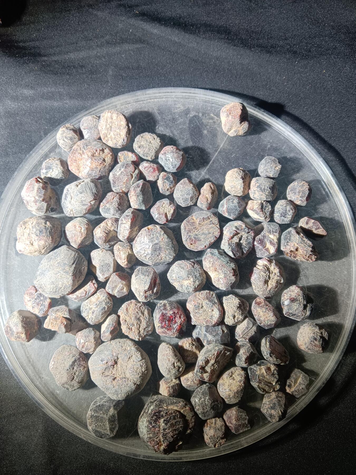 111期新疆红钱粟特钱币丝路钱币专场 1 石榴石原石