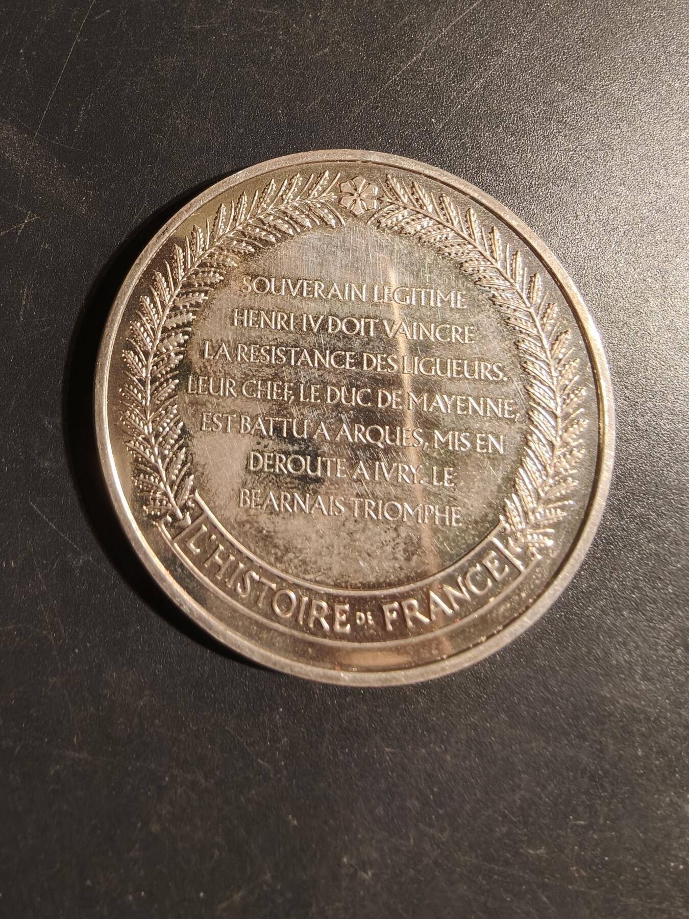 老王徽章第179期 法国历史镜面精制大银章-1590年亨利四世赢得伊芙里战役胜利     950银      直径44mm    重量38.3g