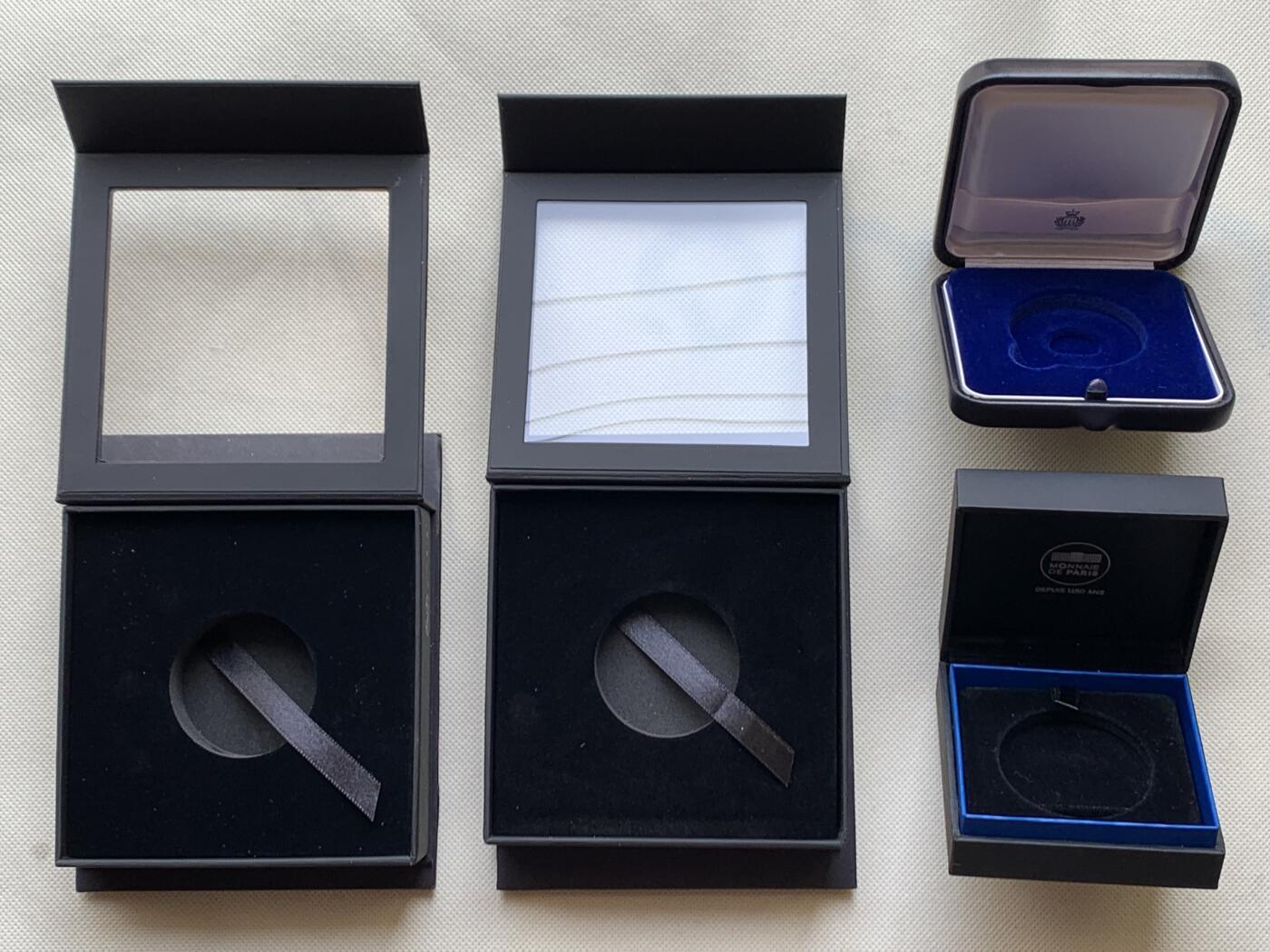 《竞宝斋》第461场 周日，周一，2场连拍 （全场包邮）欢迎送拍 钱币空盒 10个一组 细节见图