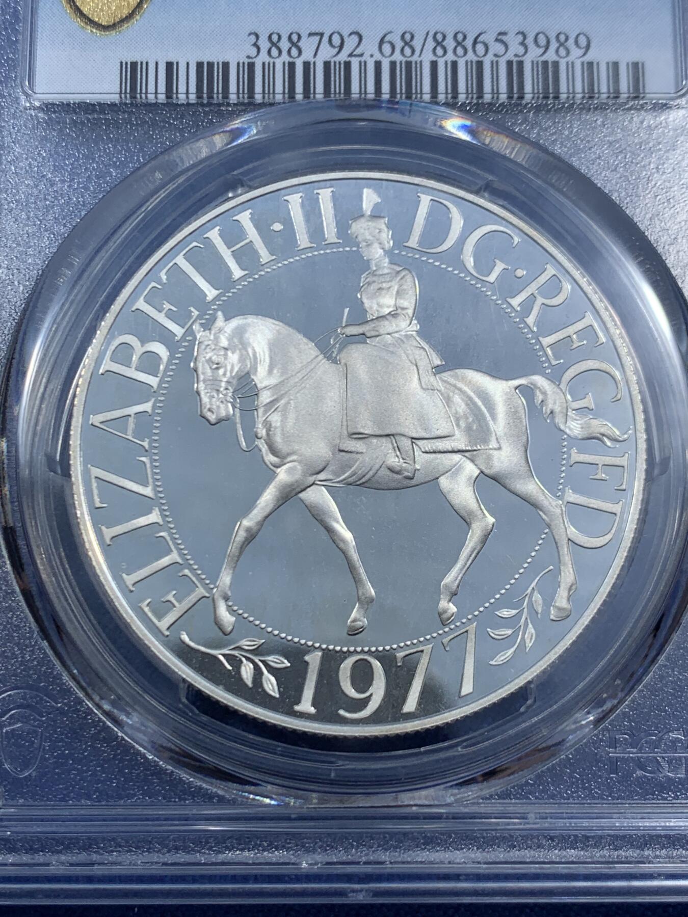 《竞宝斋》第461场 周日，周一，2场连拍 （全场包邮）欢迎送拍 PCGS PR68DCAM 英国1977年伊丽莎白女王即位25周年（银禧年）纪念克朗型精制银币