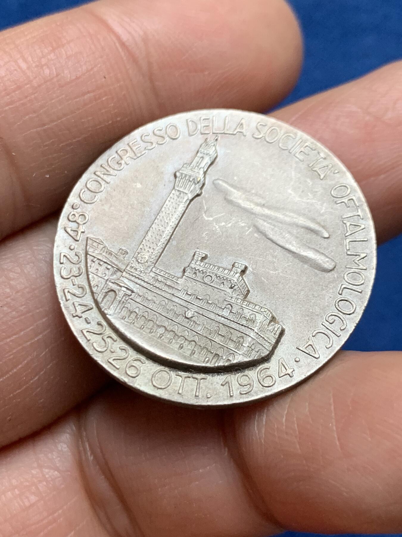 《竞宝斋》第461场 周日，周一，2场连拍 （全场包邮）欢迎送拍 意大利眼科协会纪念章，是为1964年在意大利佛罗伦萨举办的第48届意大利眼科学会大会特别制作。11.8克，30mm