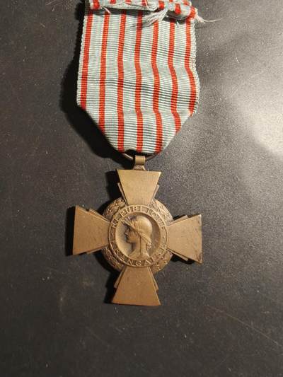 老王徽章第179期 - 法国战斗十字奖章