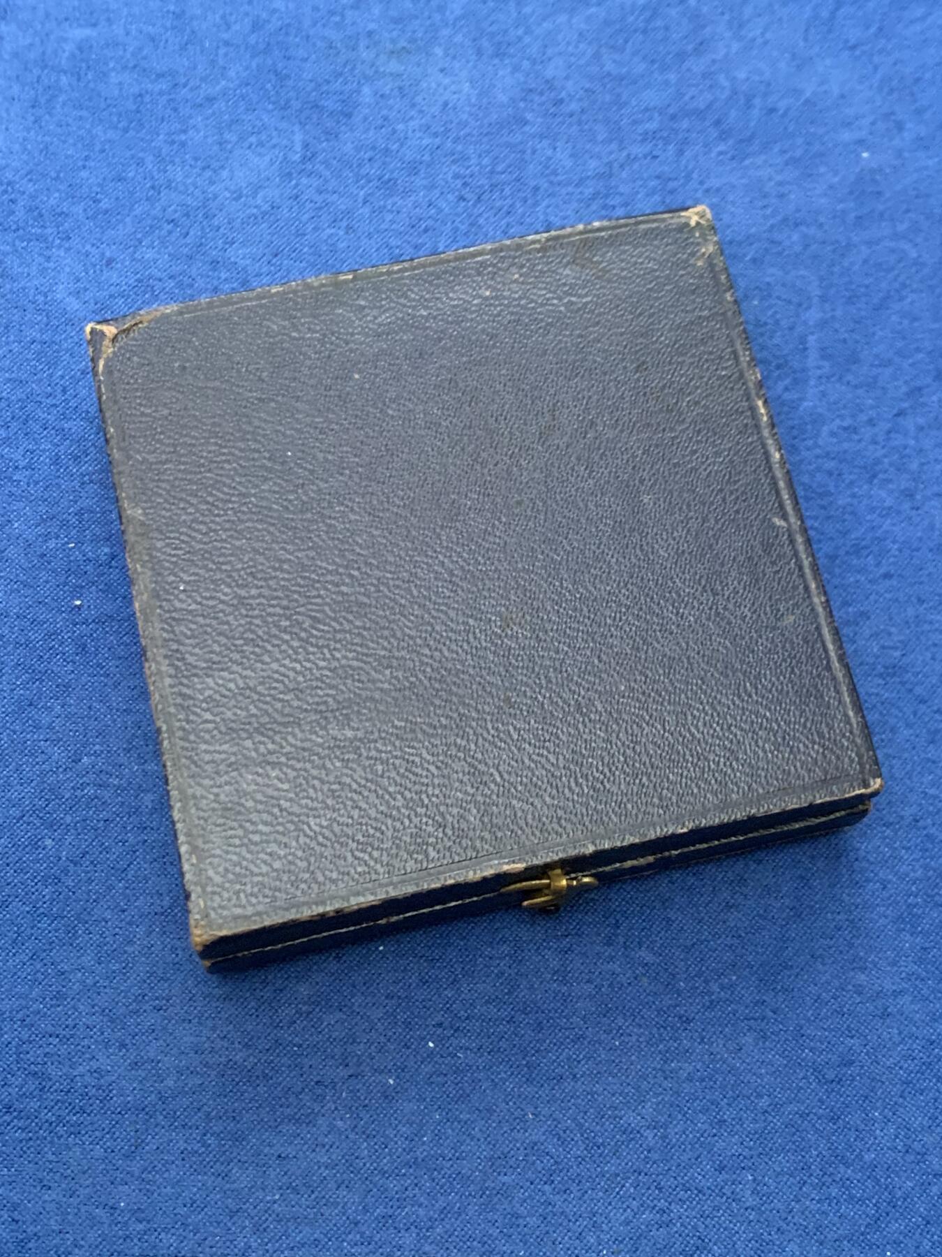 《竞宝斋》第461场 周日，周一，2场连拍 （全场包邮）欢迎送拍 法国塞纳省商业法庭银章 丰饶角2银标 带盒 57.75克 50.2mm