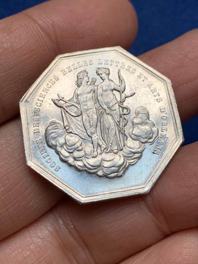 《竞宝斋》第461场 周日，周一，2场连拍 （全场包邮）欢迎送拍 - 法国奥尔良艺术协会八角银代币 12.92克 30.2mm 蜜蜂银标