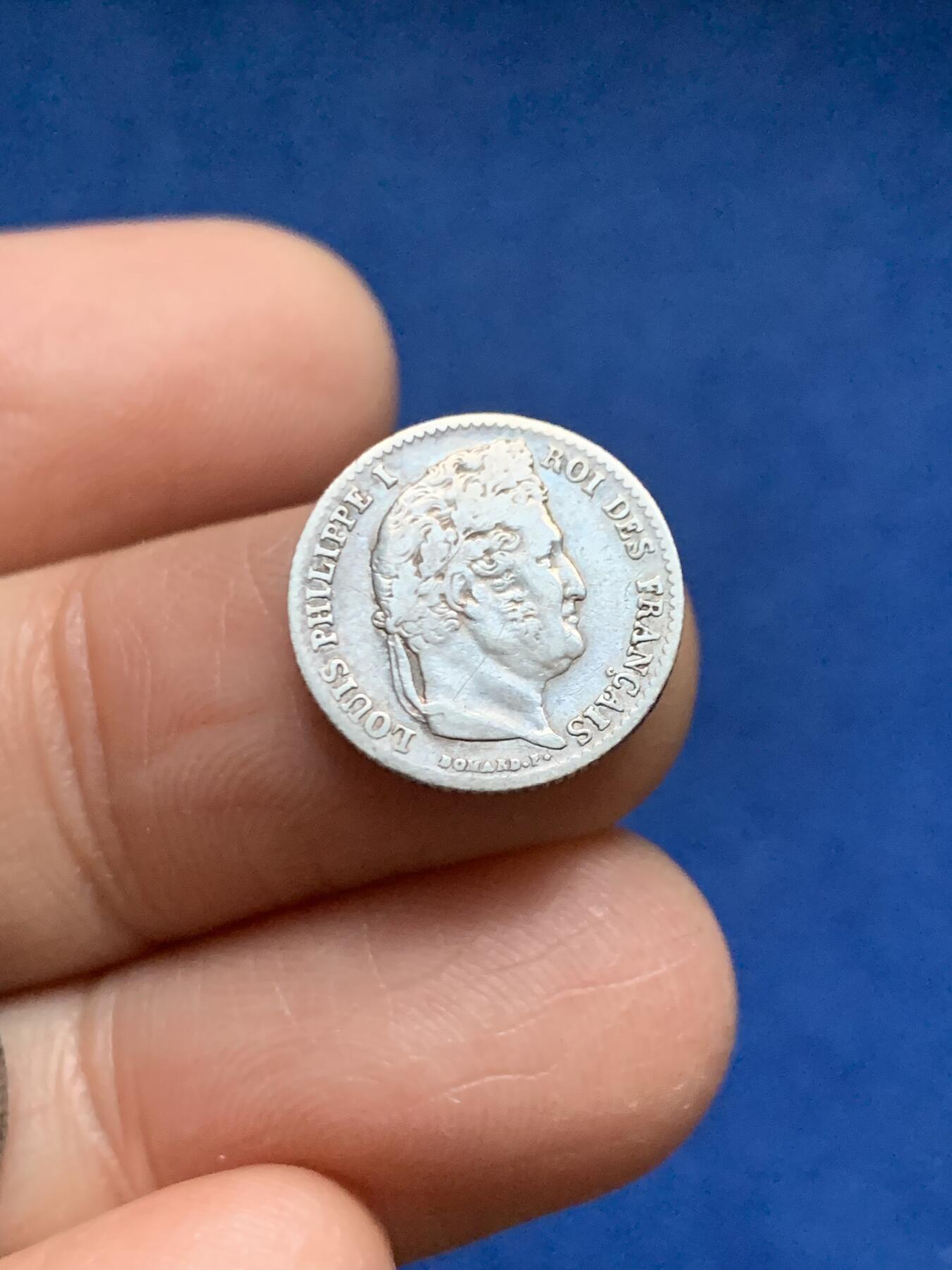 《竞宝斋》第461场 周日，周一，2场连拍 （全场包邮）欢迎送拍 两枚一组 法国菲利普一世1841年1/2法郎，1833年1/4法郎银币，法郎辅币少见。