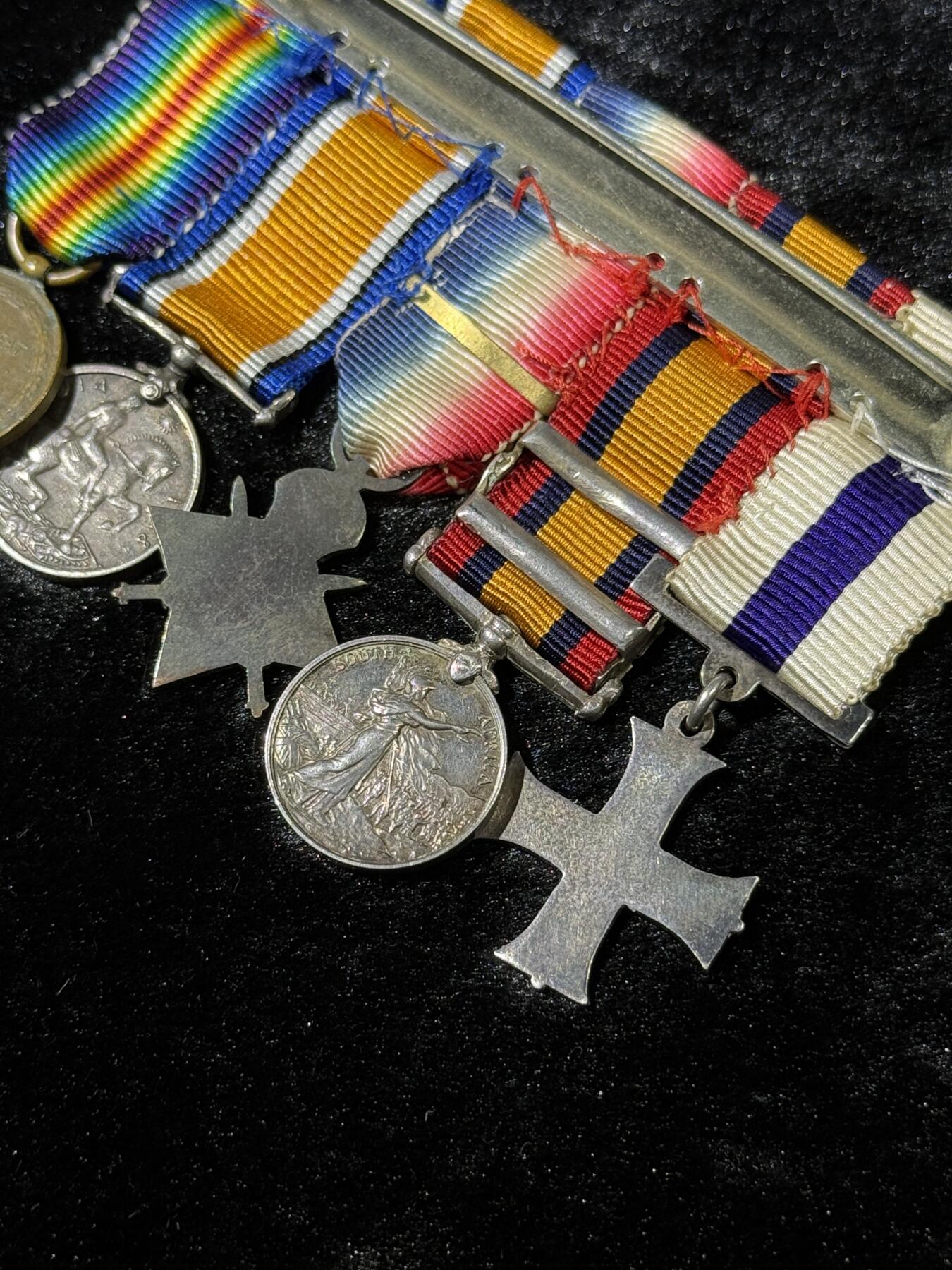 戎马世界章牌大赏第110期 英国布尔一战mini章联排