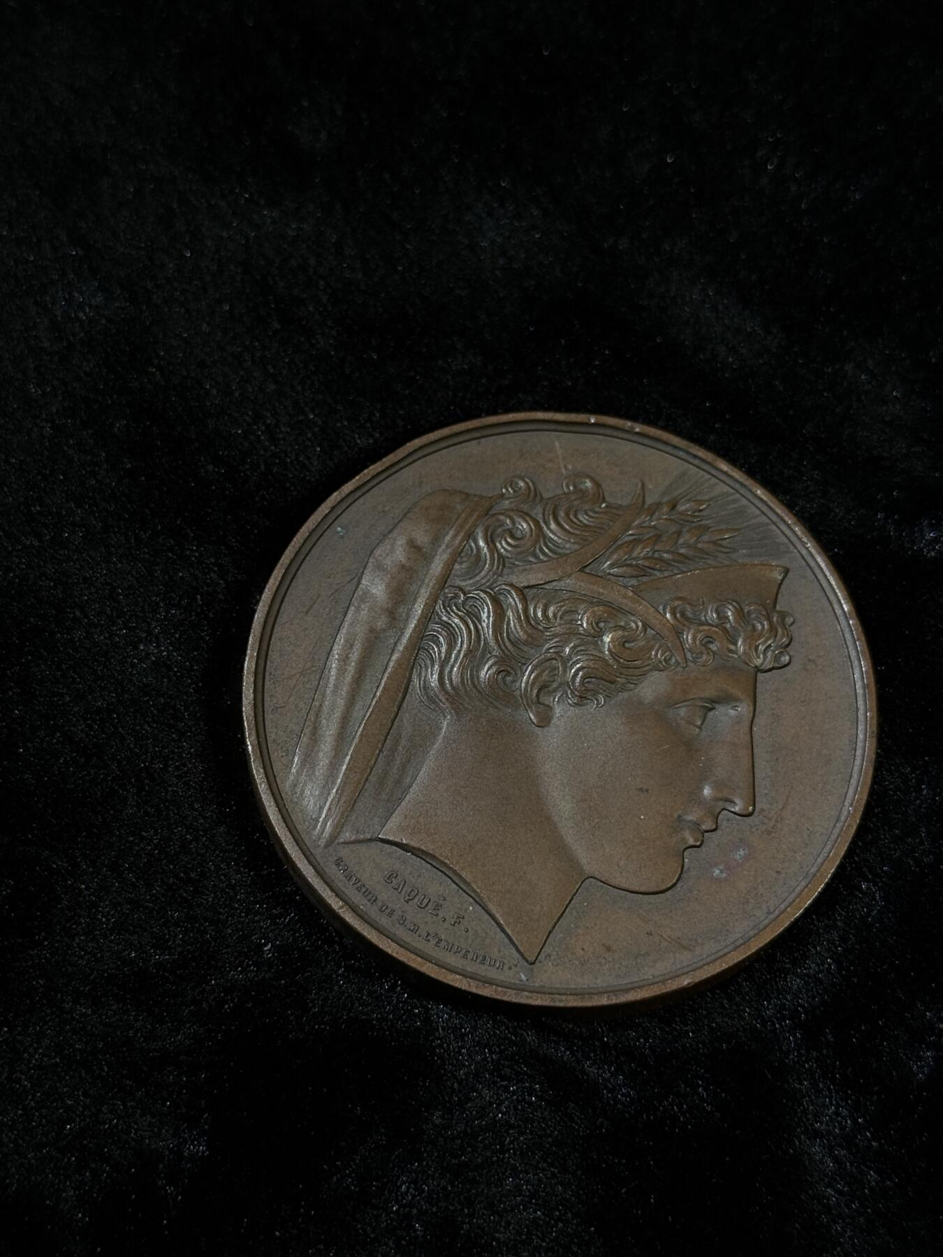 戎马世界章牌大赏第110期 法国农业协会大铜章，边缘有一道磕