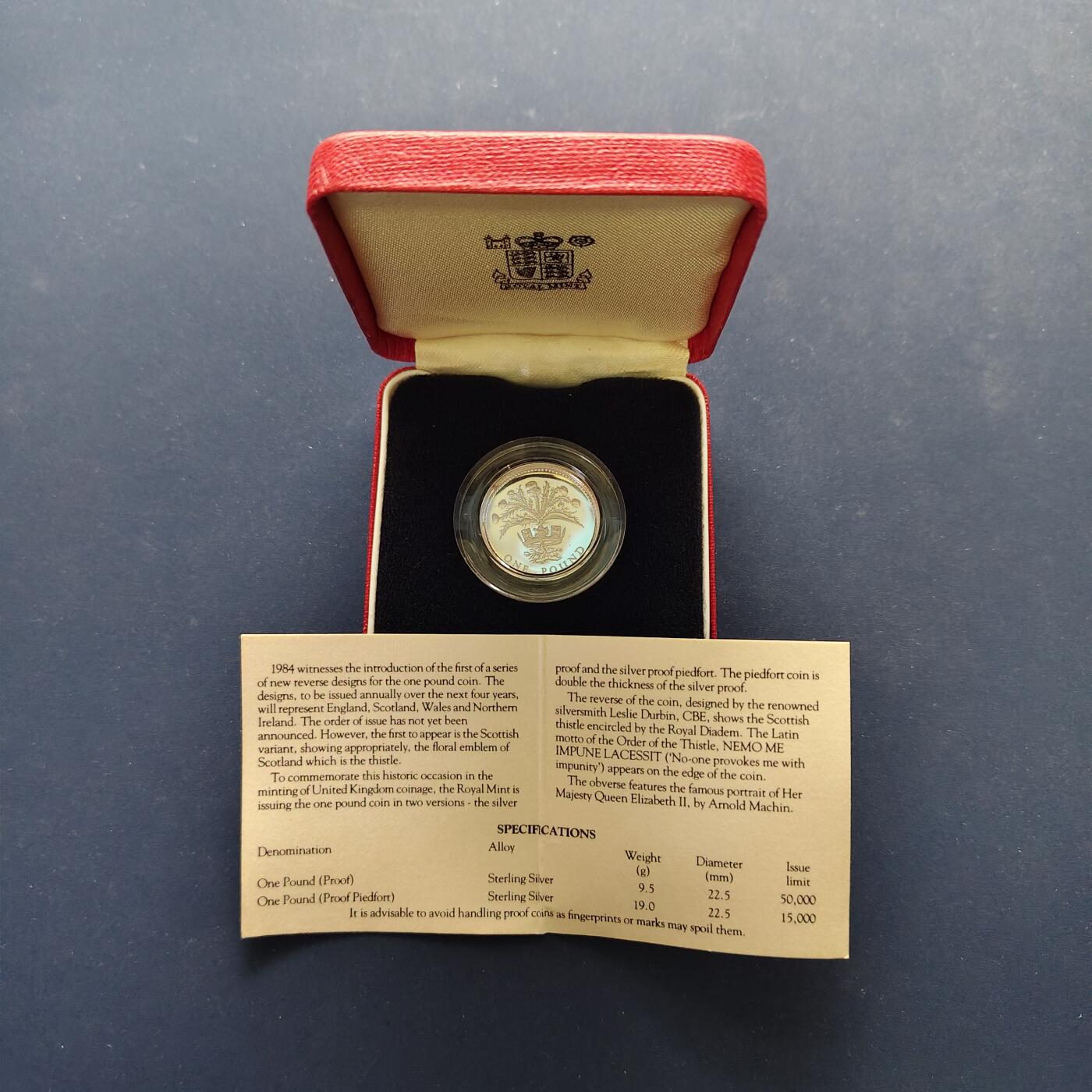 【全场包邮】纯粹捡漏拍499场-持续更新中 英国1984年1镑四邦国花系列苏格兰蓟花精制纪念银币【22.5毫米9.5克92.5%，纯银价约246元（按28元银价折算）】-盒证全