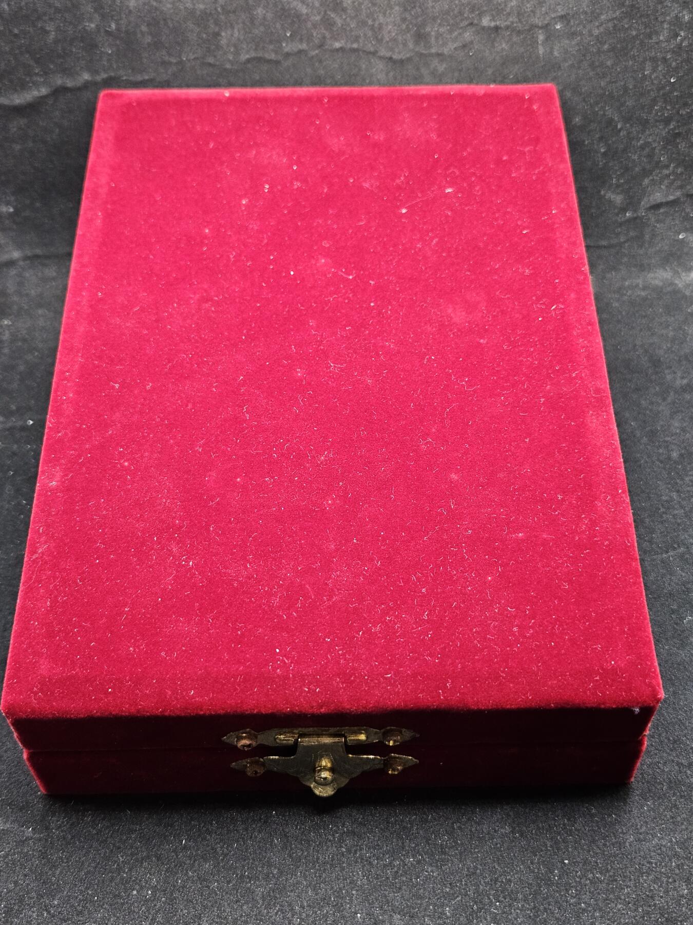 0元起拍勋章 第329期 咸鱼国勋章拍卖专场 1月28日（周三）下午6：00开始 民国陆战队将官阶级章礼盒