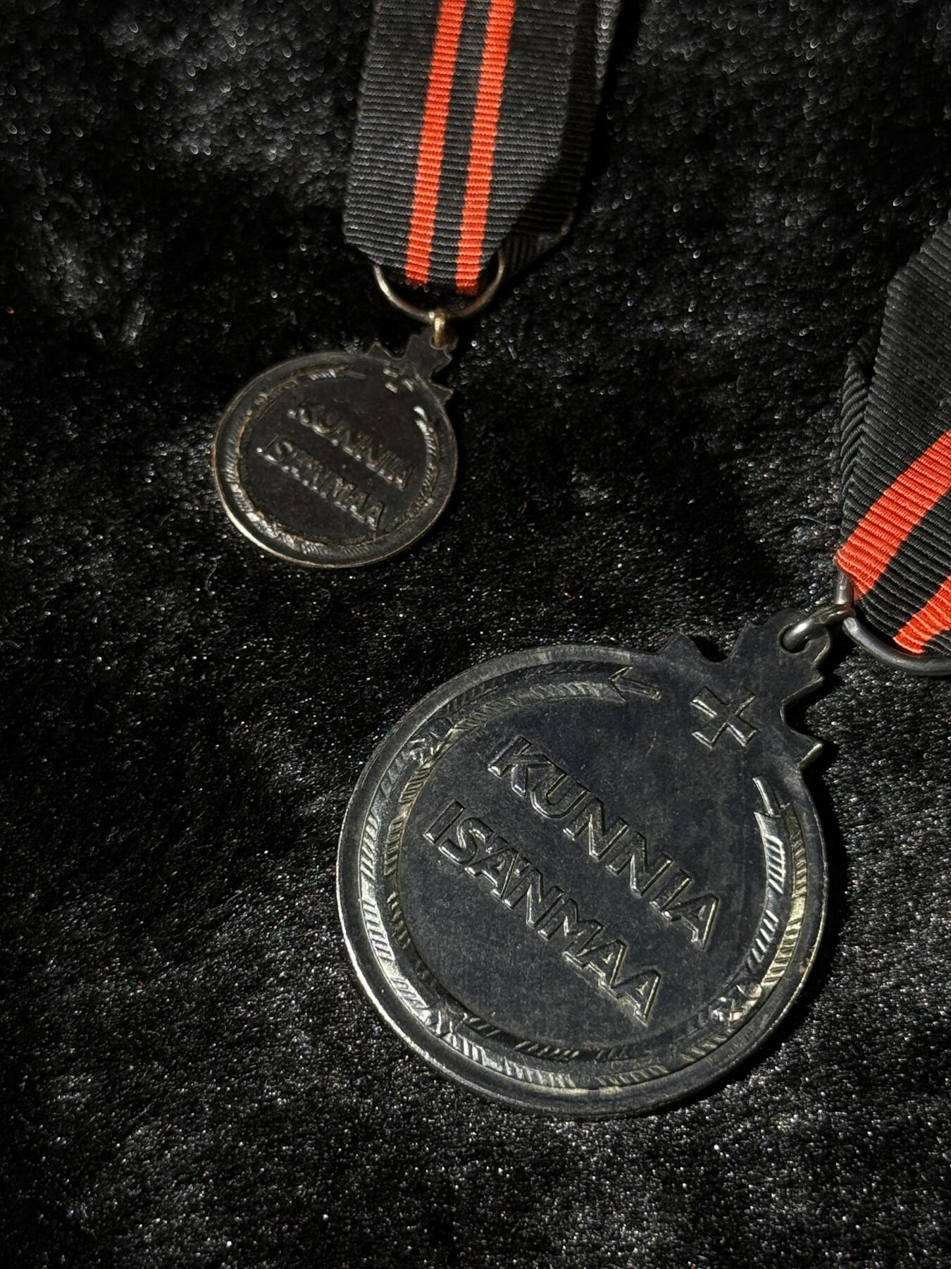 戎马世界章牌大赏第110期 芬兰冬季战争奖章，带mini章