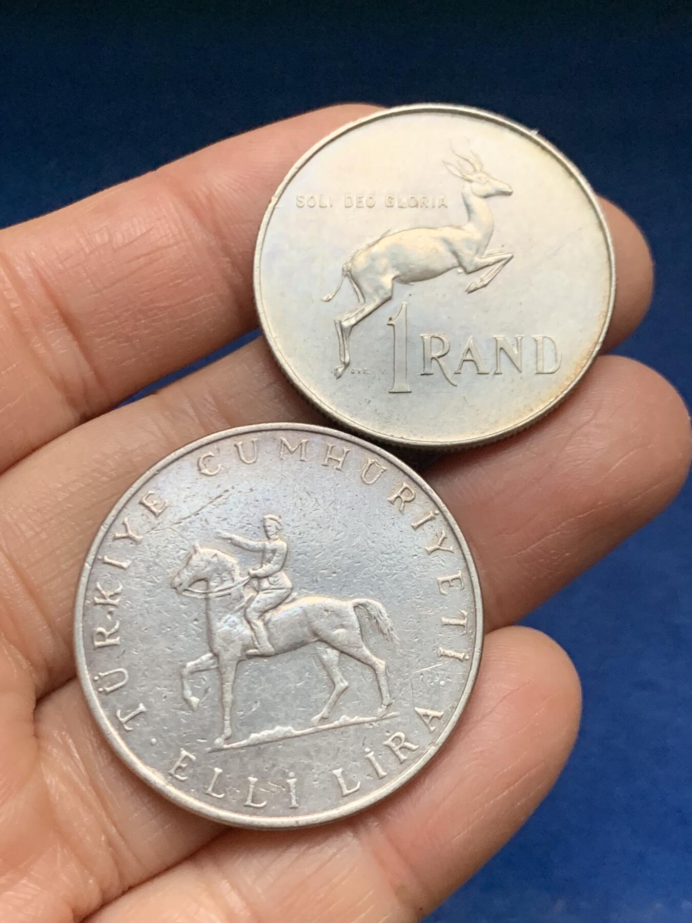 《竞宝斋》第461场 周日，周一，2场连拍 （全场包邮）欢迎送拍 两枚一组 土耳其1972年八月胜利50里拉银币（19.7克830银）+南非1966年1兰特银币（14.95克800银）