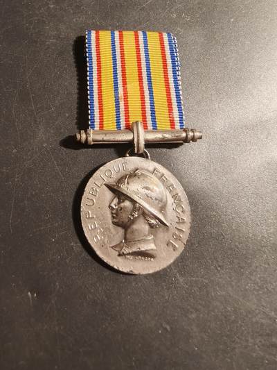 老王徽章第179期 - 法国银级消防员服役奖章    925银    15.8g