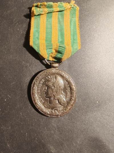 老王徽章第179期 - 法国1883-85中法战争奖章    950银    7地名海军版