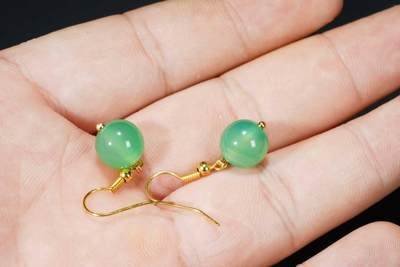 上海都达杂项专场八（全场包邮）   天然绿玛瑙圆珠耳环一对87-365