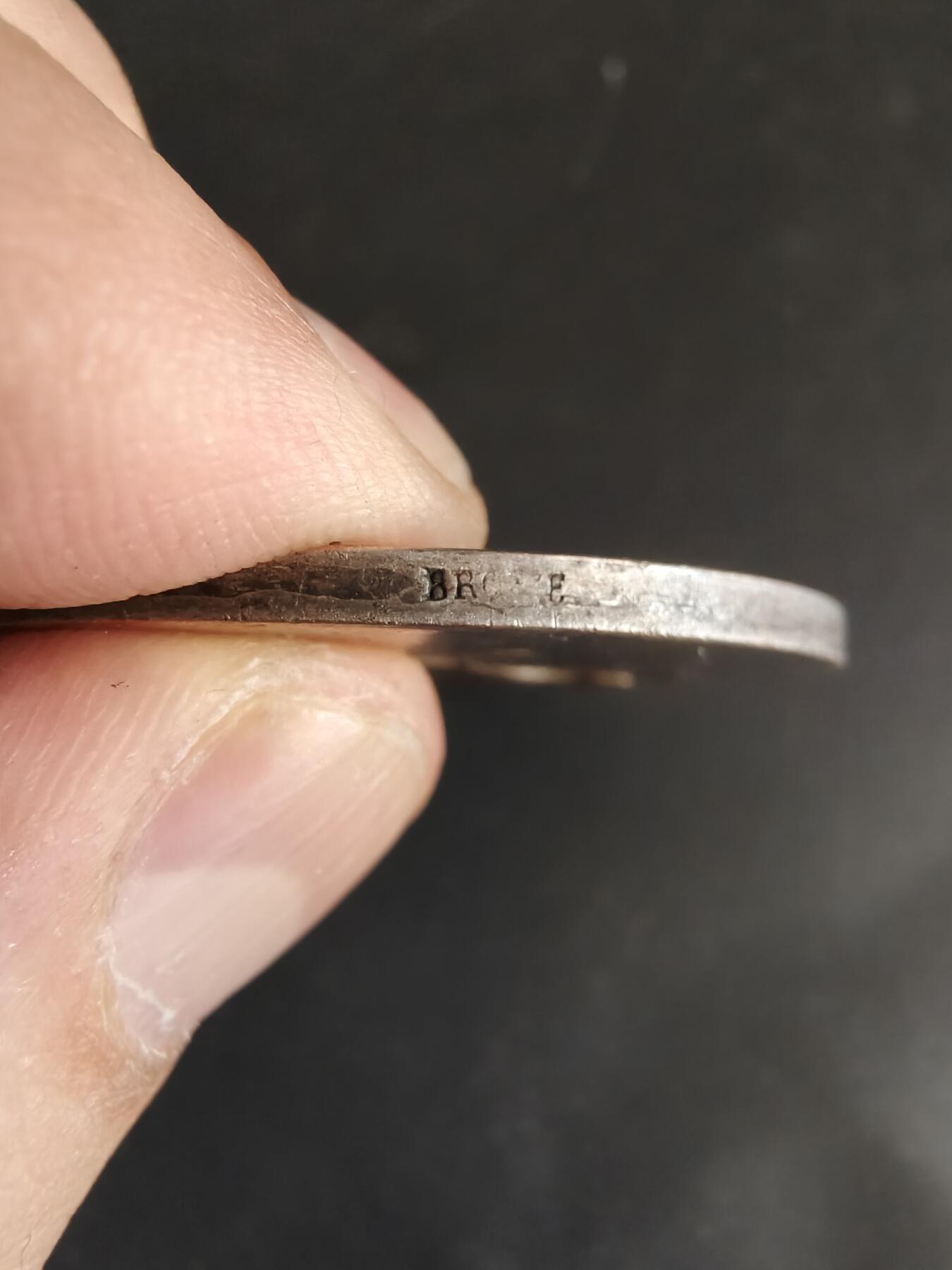 老王徽章第179期 法国库洛米耶区农业协会镀银大铜章     带盒子    直径50mm    重量48.9g