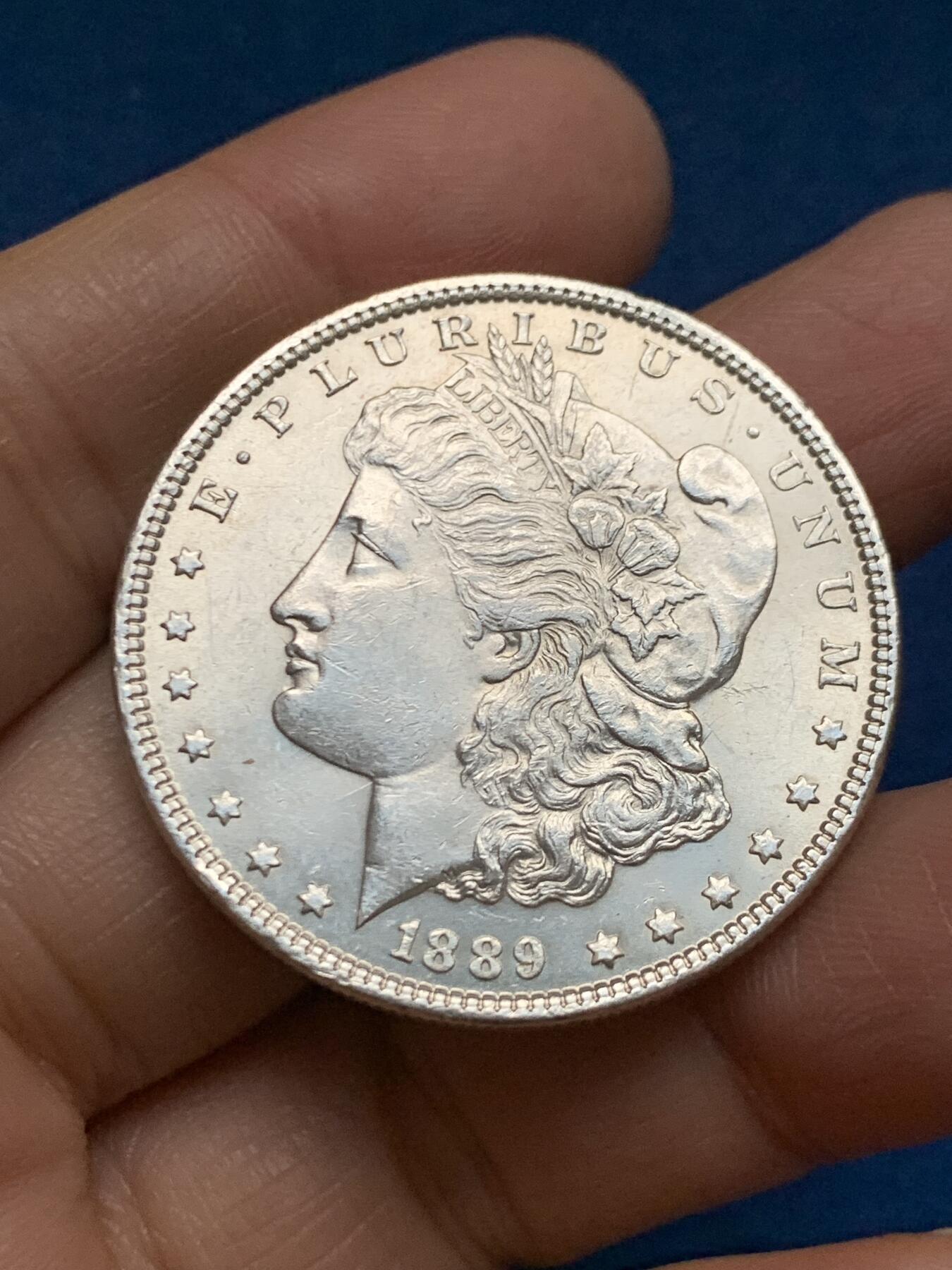 《竞宝斋》第461场 周日，周一，2场连拍 （全场包邮）欢迎送拍 美国 1889年 摩根 1美元 银币