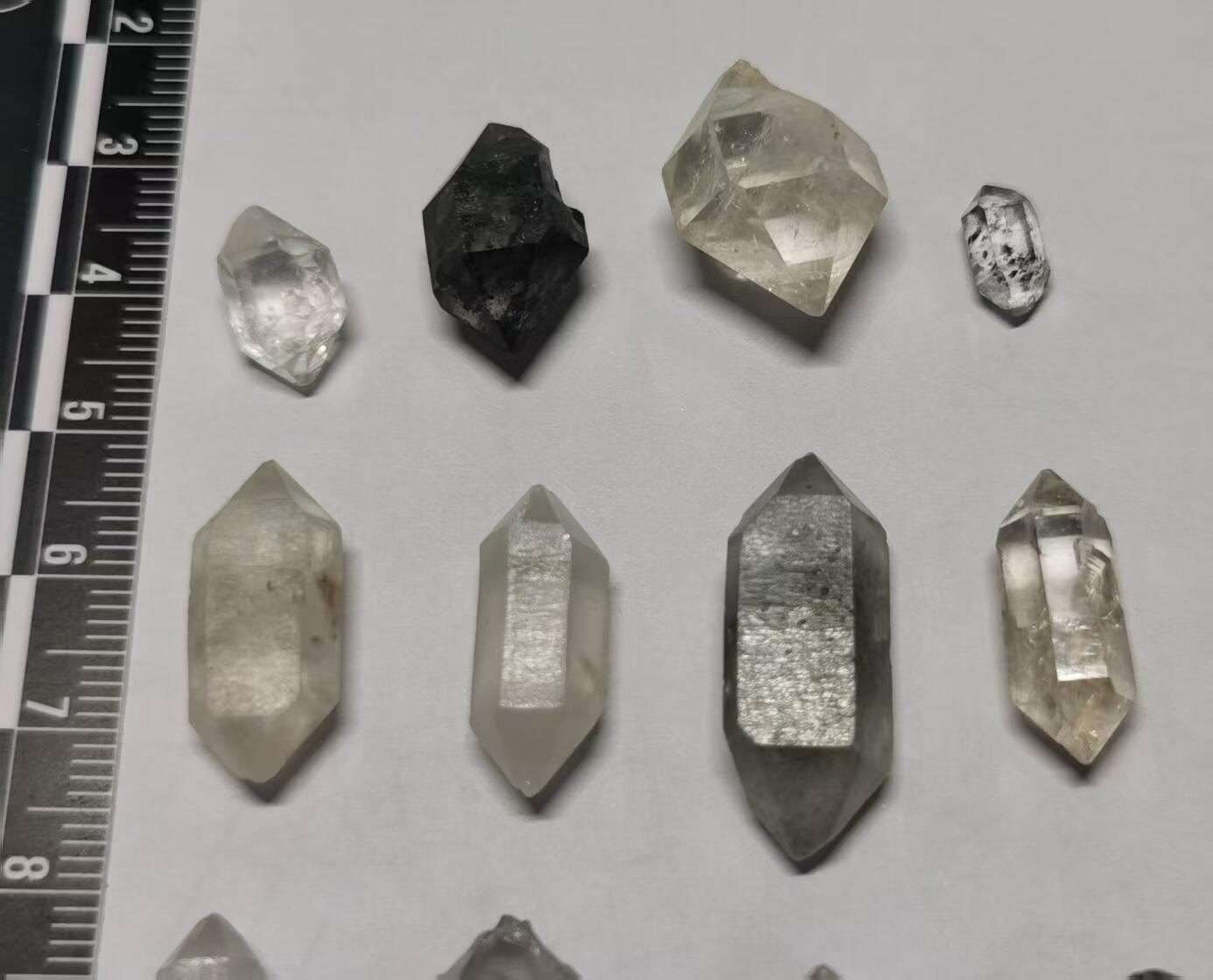 七河·世界币章矿标杂件每周小拍（总第35期）（本场周二结标） 藏家出品 X719（2）双尖款云贵闪灵水晶原石一组 12 件 本件拍品由合作藏家邮寄